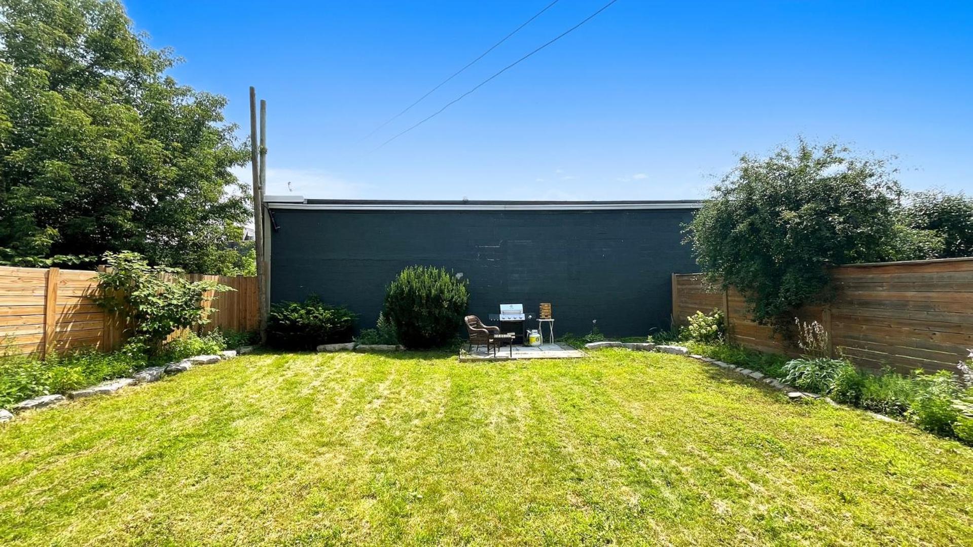 피터버러 Cozy 2Br House Near Centre With Patio, Bbq, Backyard, And Netflix 아파트 외부 사진