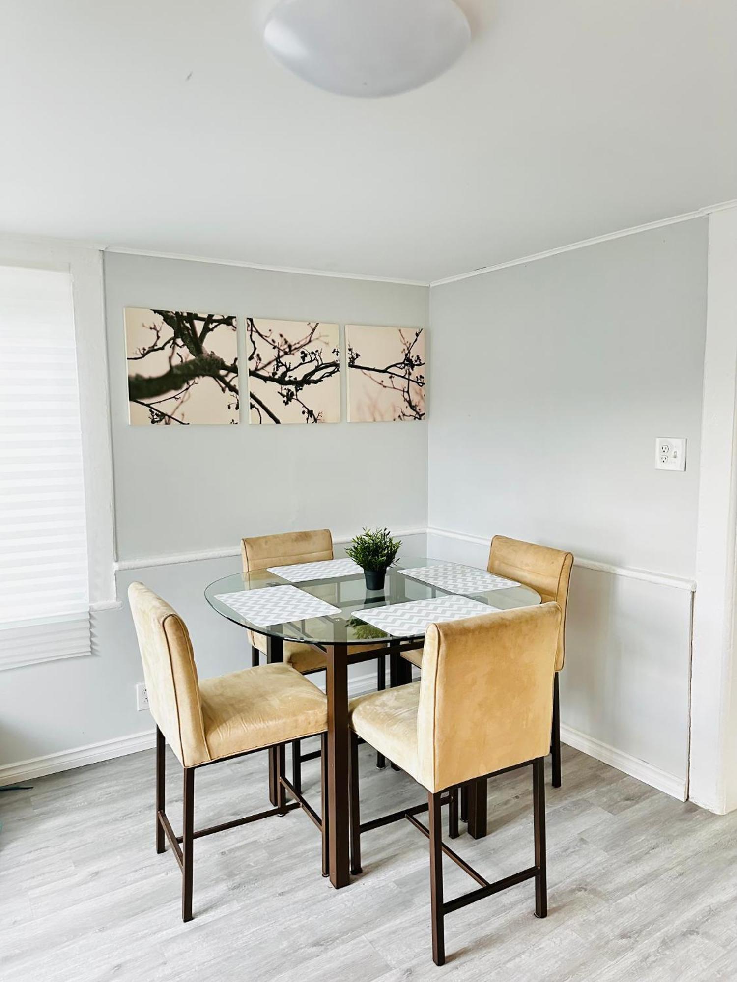 피터버러 Cozy 2Br House Near Centre With Patio, Bbq, Backyard, And Netflix 아파트 외부 사진